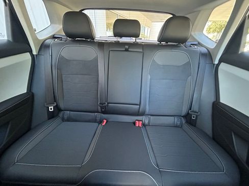 New 2026 Volkswagen Taos SE image 13