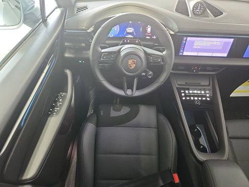 New 2026 Porsche Macan 4 Electric AWD/4WD image 12