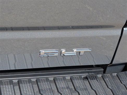 New 2026 GMC Sierra 1500 SLT image 5