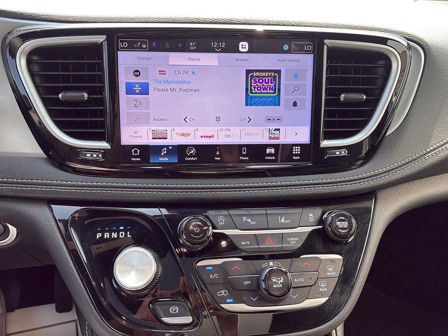 Used 2026 Chrysler Pacifica Limited AWD/4WD image 15