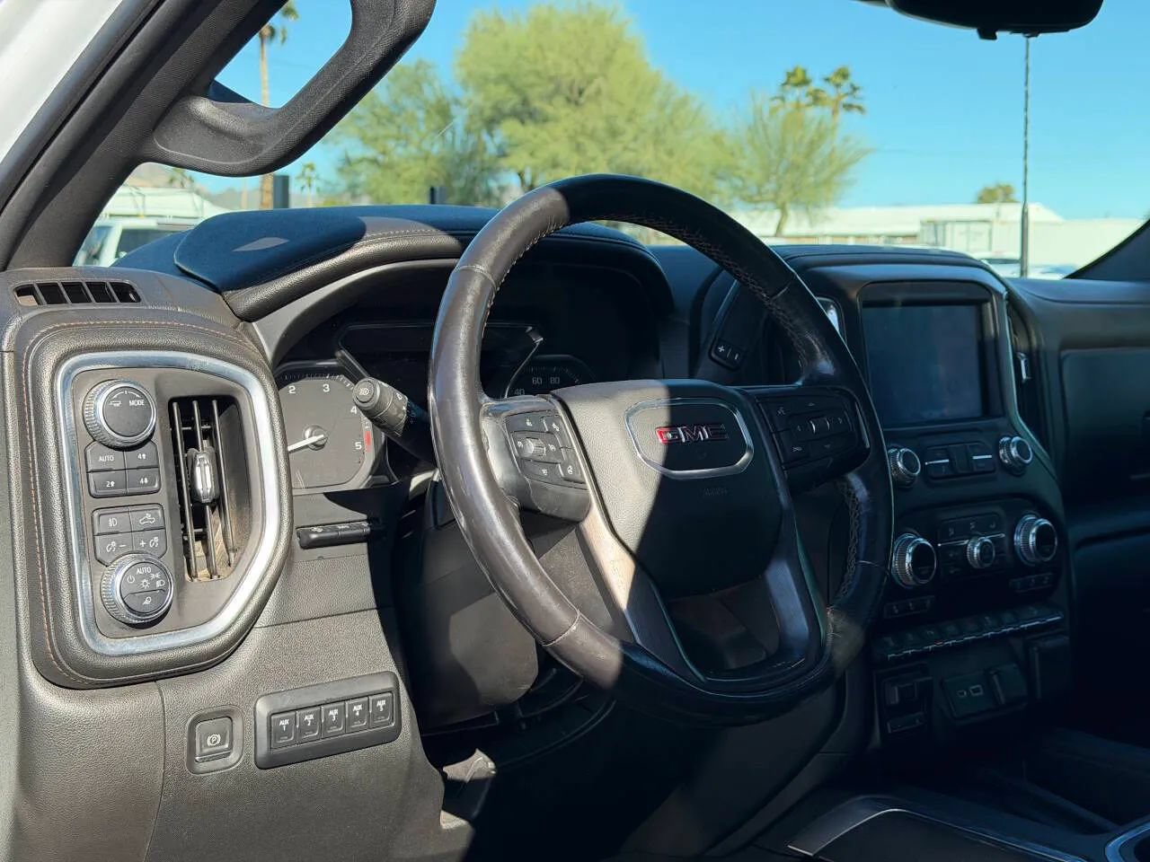 Used 2021 GMC Sierra 2500 AT4 w/ AT4 Premium Plus Package AWD/4WD image 22