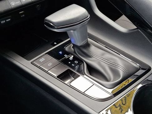 Certified 2025 Hyundai Elantra SEL FWD image 14