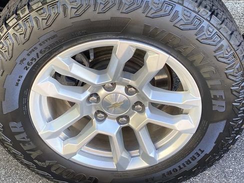 Used 2023 Chevrolet Silverado 1500 LT w/ Protection Package AWD/4WD image 26