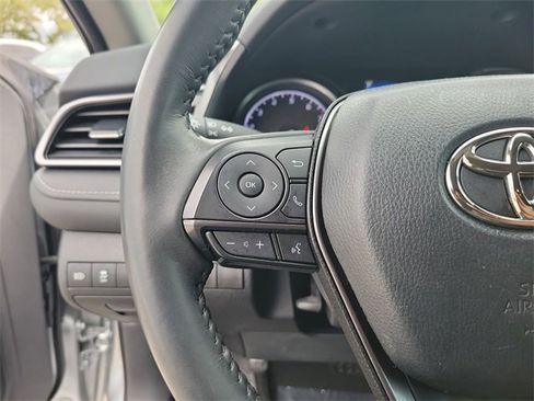 Used 2023 Toyota Camry SE image 17
