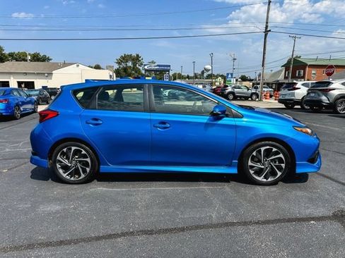 Used 2017 Toyota Corolla iM w/ All-Weather Mat Package FWD image 9