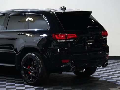 Used 2021 Jeep Grand Cherokee SRT AWD/4WD image 16