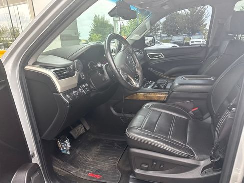 Used 2016 GMC Yukon Denali w/ Open Road Package AWD/4WD image 15