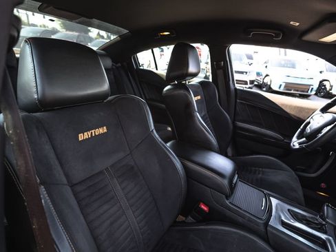 Used 2017 Dodge Charger R/T RWD image 30