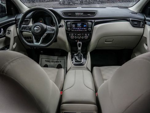 Used 2020 Nissan Rogue Sport SV FWD image 24