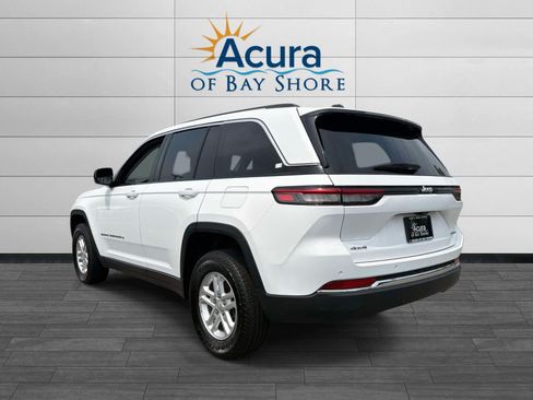 Used 2023 Jeep Grand Cherokee Laredo w/ Luxury Tech Group I AWD/4WD image 4