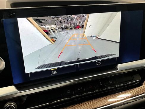 Used 2024 Chevrolet Silverado 2500 LT image 30