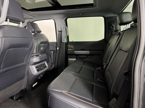 Used 2025 Ford F450 Lariat w/ FX4 Off-Road Package image 28