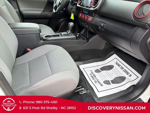 Used 2022 Toyota Tacoma SR AWD/4WD image 37