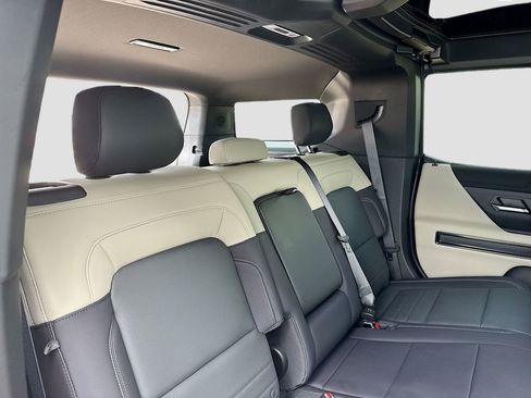 Used 2026 GMC Hummer EV SUV AWD/4WD image 27