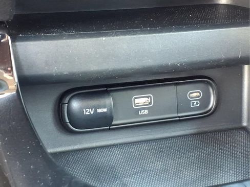 Used 2025 Kia Seltos S FWD image 12