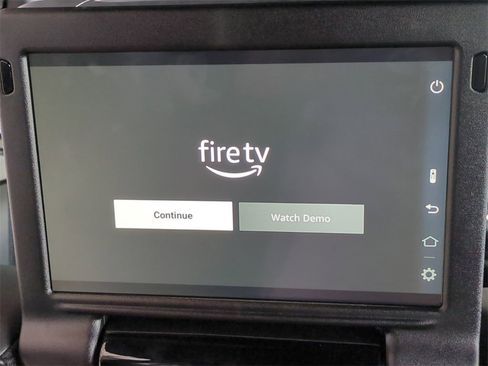 New 2024 Chrysler Pacifica Select w/ Uconnect Theater Family Group image 21