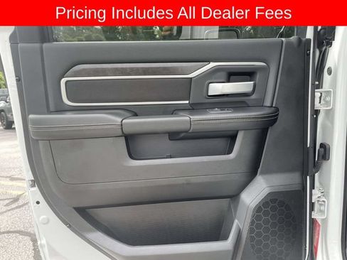 Used 2024 RAM 3500 Big Horn AWD/4WD image 17