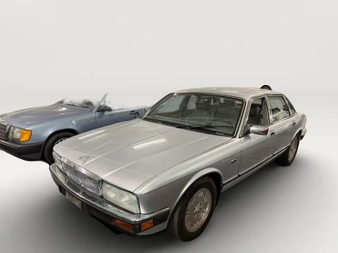 Used 1994 Jaguar XJ6 RWD image 30