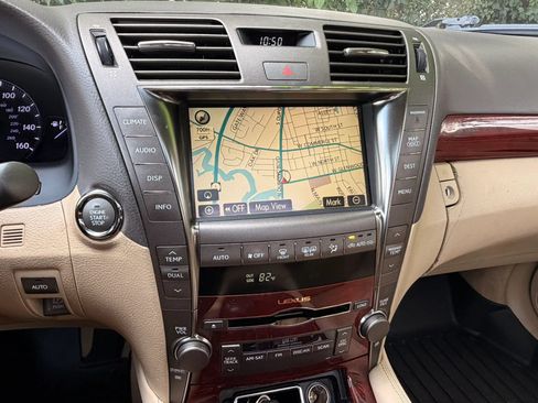 Used 2009 Lexus LS 460 L w/ Luxury Pkg RWD image 17