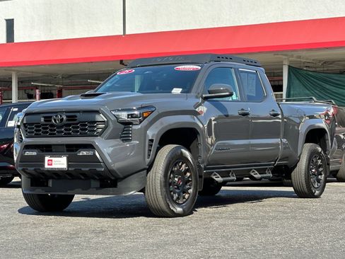 Certified 2025 Toyota Tacoma TRD Sport AWD/4WD image 8