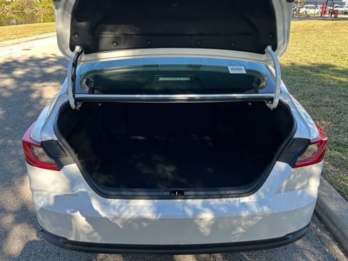 Used 2025 Toyota Camry LE image 10