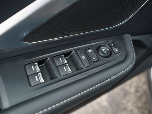 Certified 2025 Acura RDX SH-AWD image 25