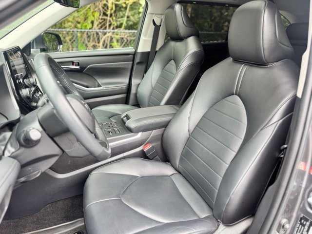 Used 2023 Toyota Highlander XLE w/ Protection Package #3 (TMS) AWD/4WD image 20
