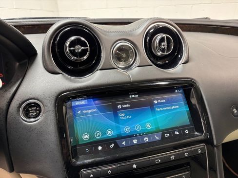 Used 2019 Jaguar XJ L Supercharged image 18