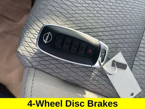 Certified 2025 Nissan Rogue SV image 29