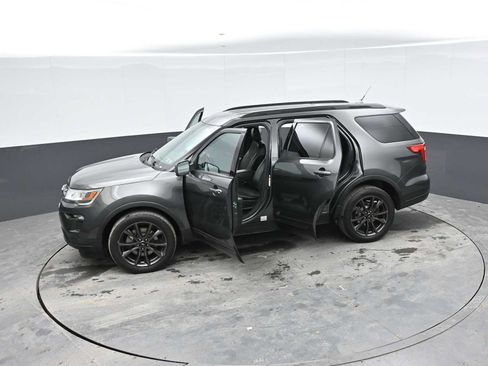Used 2019 Ford Explorer XLT w/ Equipment Group 202A AWD/4WD image 57