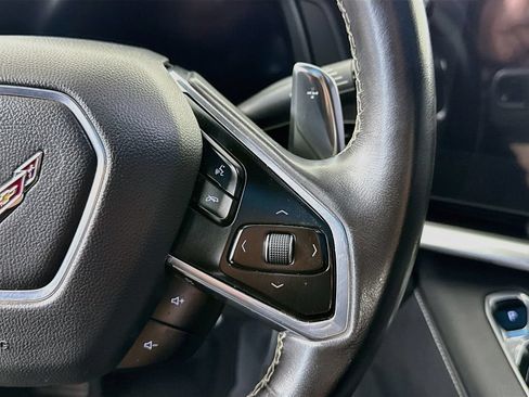 Used 2021 Chevrolet Corvette Stingray Coupe w/ Body-Color Dual Roof Package RWD image 12