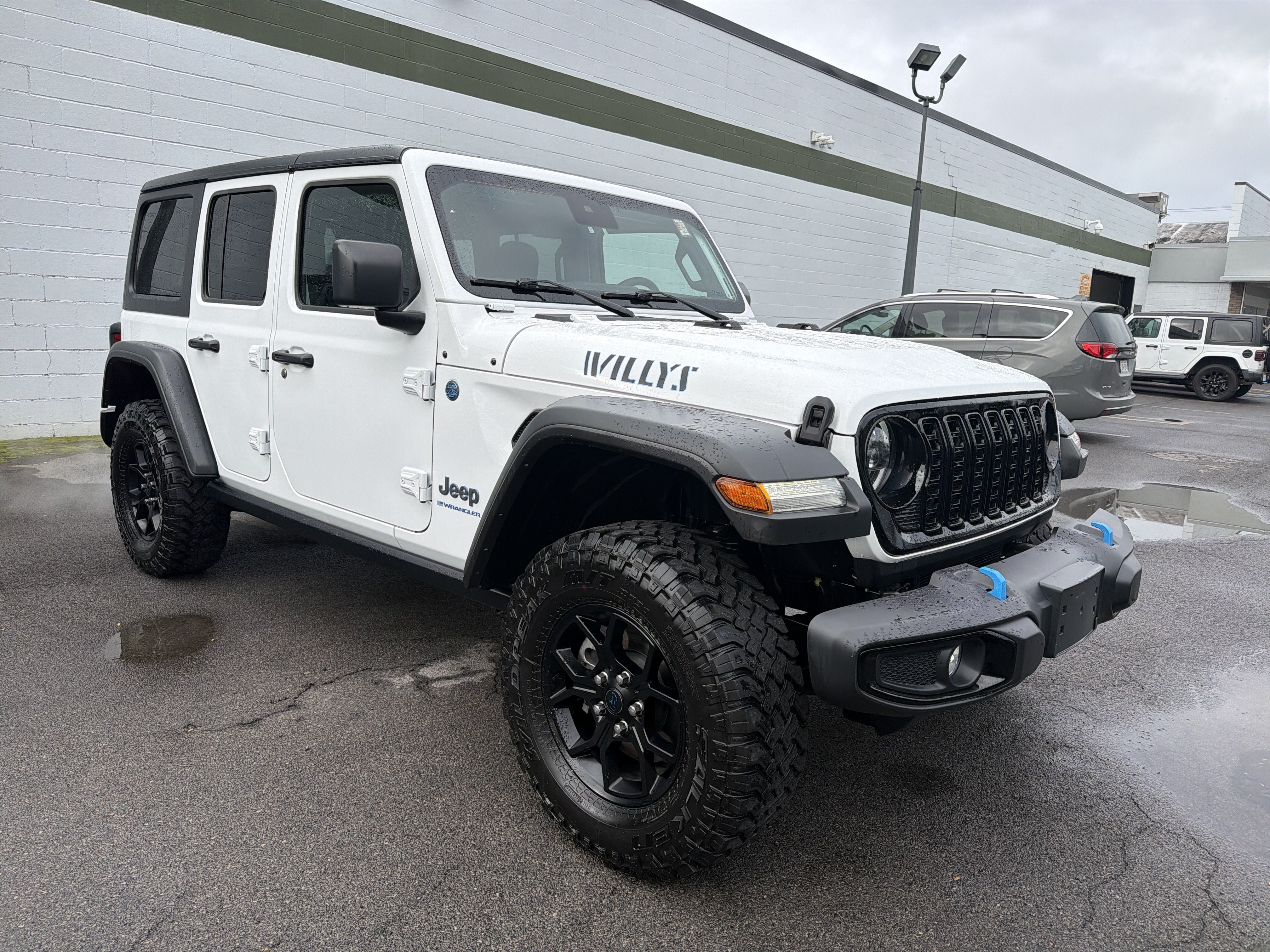Used 2024 Jeep Wrangler Unlimited AWD/4WD image 2