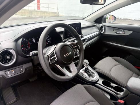 Certified 2023 Kia Forte LXS w/ LXS Technology Package FWD image 13