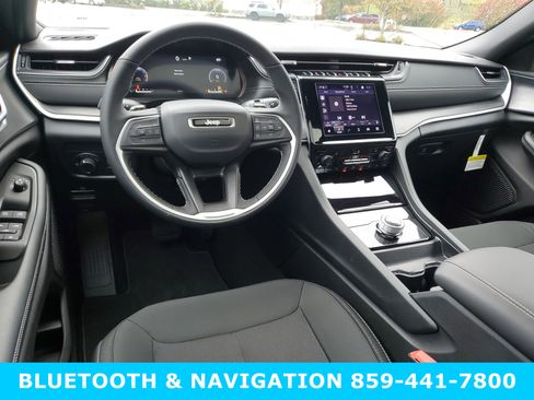 New 2025 Jeep Grand Cherokee Laredo w/ Luxury Tech Group I AWD/4WD image 11