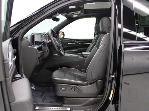 Used 2023 Cadillac Escalade ESV Sport w/ Touring Package image 19