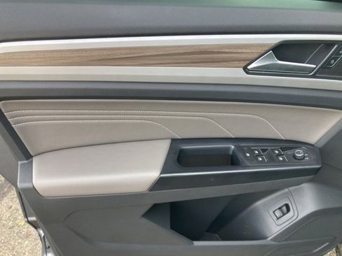 Used 2021 Volkswagen Atlas SEL image 24