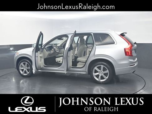 Used 2021 Volvo XC90 T5 Momentum w/ Climate Package image 28
