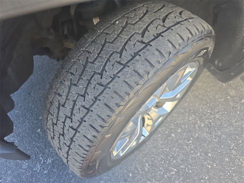 Used 2018 GMC Sierra 1500 SLT image 19