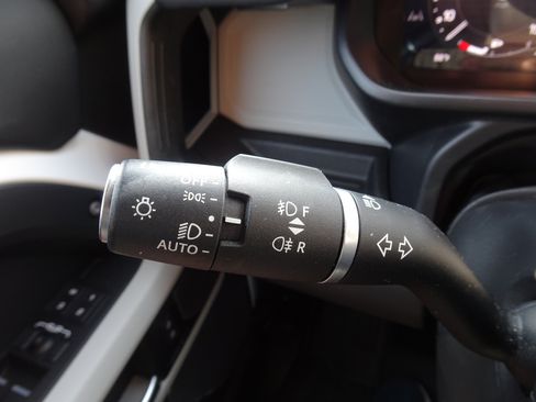 Certified 2024 Land Rover Defender 110 S AWD/4WD image 33