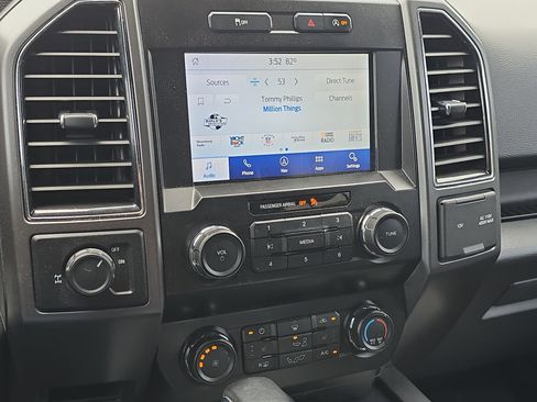 Used 2020 Ford F150 XLT w/ Equipment Group 302A Luxury image 16