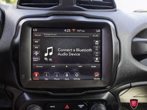 Used 2022 Jeep Renegade Latitude AWD/4WD image 28
