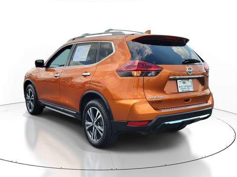 Used 2018 Nissan Rogue SL w/ Premium Package AWD/4WD image 3