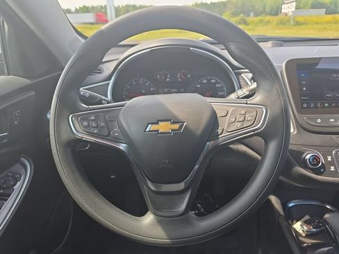 Used 2025 Chevrolet Malibu LT FWD image 17