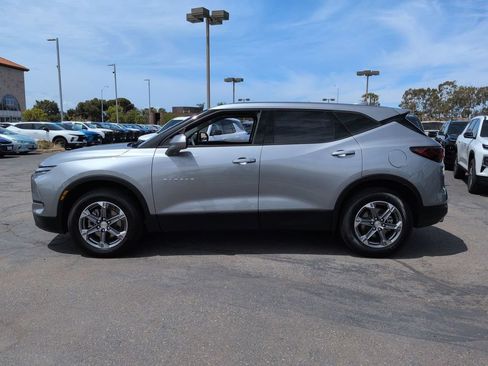 Used 2025 Chevrolet Blazer LT FWD image 5