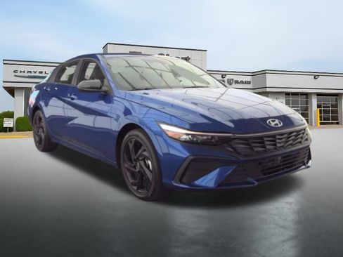 Used 2026 Hyundai Elantra SEL w/ Cargo Package FWD image 7