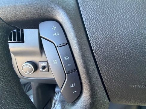 Used 2025 Chevrolet Express 3500 LT w/ LT Preferred Equipment Group RWD image 21