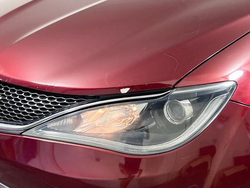 Used 2017 Chrysler Pacifica Touring-L FWD image 11