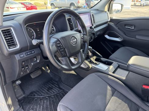 Used 2023 Nissan Frontier SV w/ Technology Package image 28