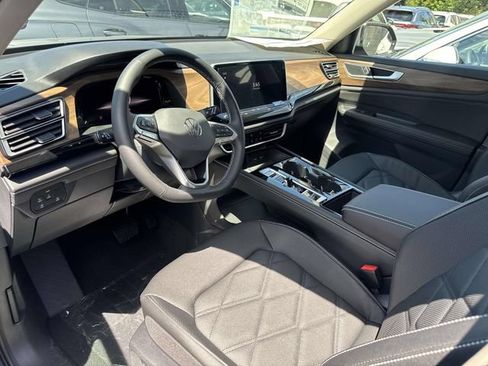 New 2026 Volkswagen Atlas SE FWD image 21