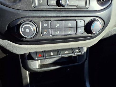 Used 2022 Chevrolet Colorado W/T w/ WT Convenience Package image 11